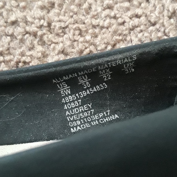 Flats - Picture 5 of 5